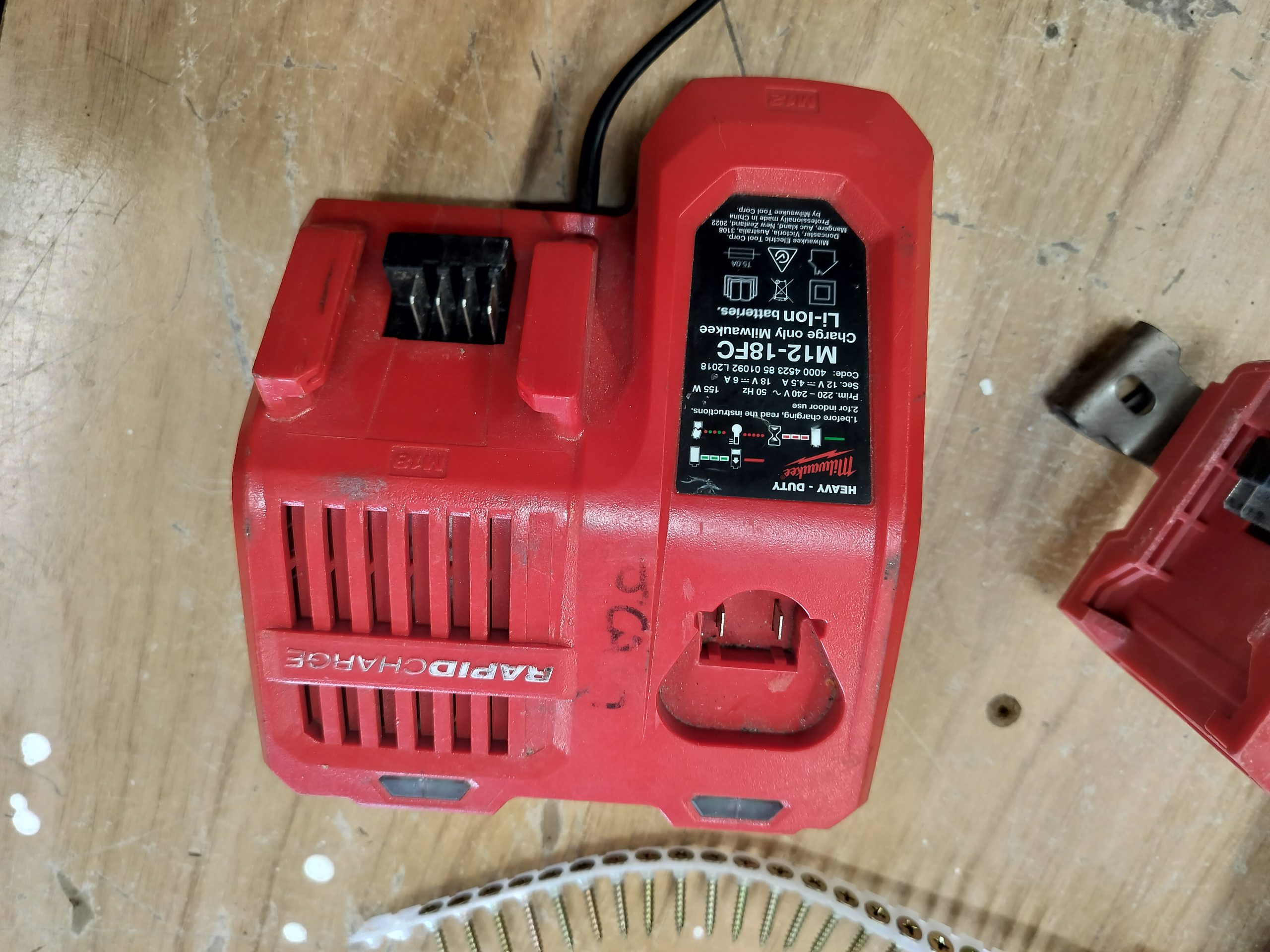 Milwaukee M18 FUELâ„¢ Drywall Screw Gun w/ Collated Attachment - Image 3