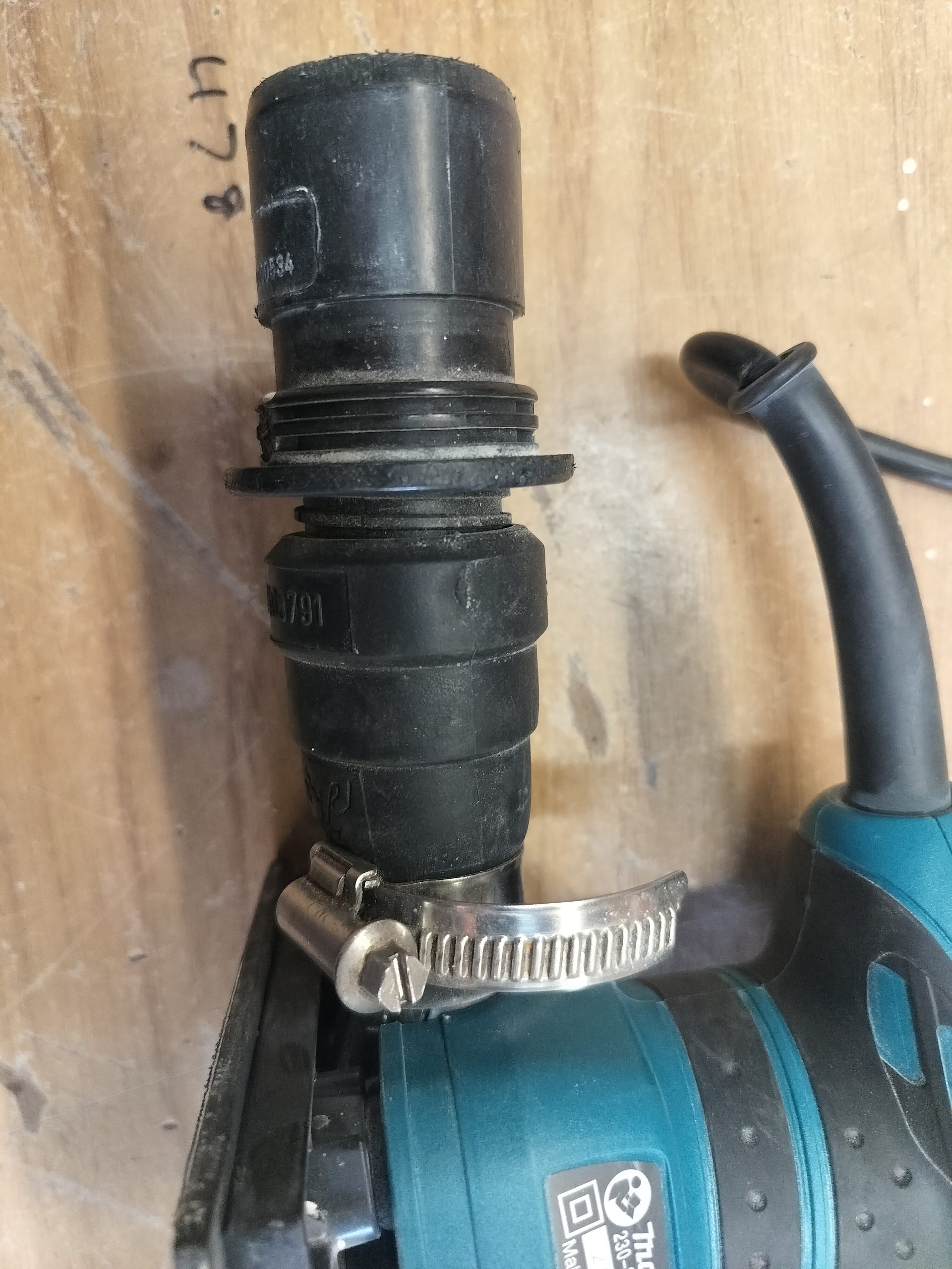 MAKITA 200W 1/4inch Sander Palm Sheet BO4565K - Image 5