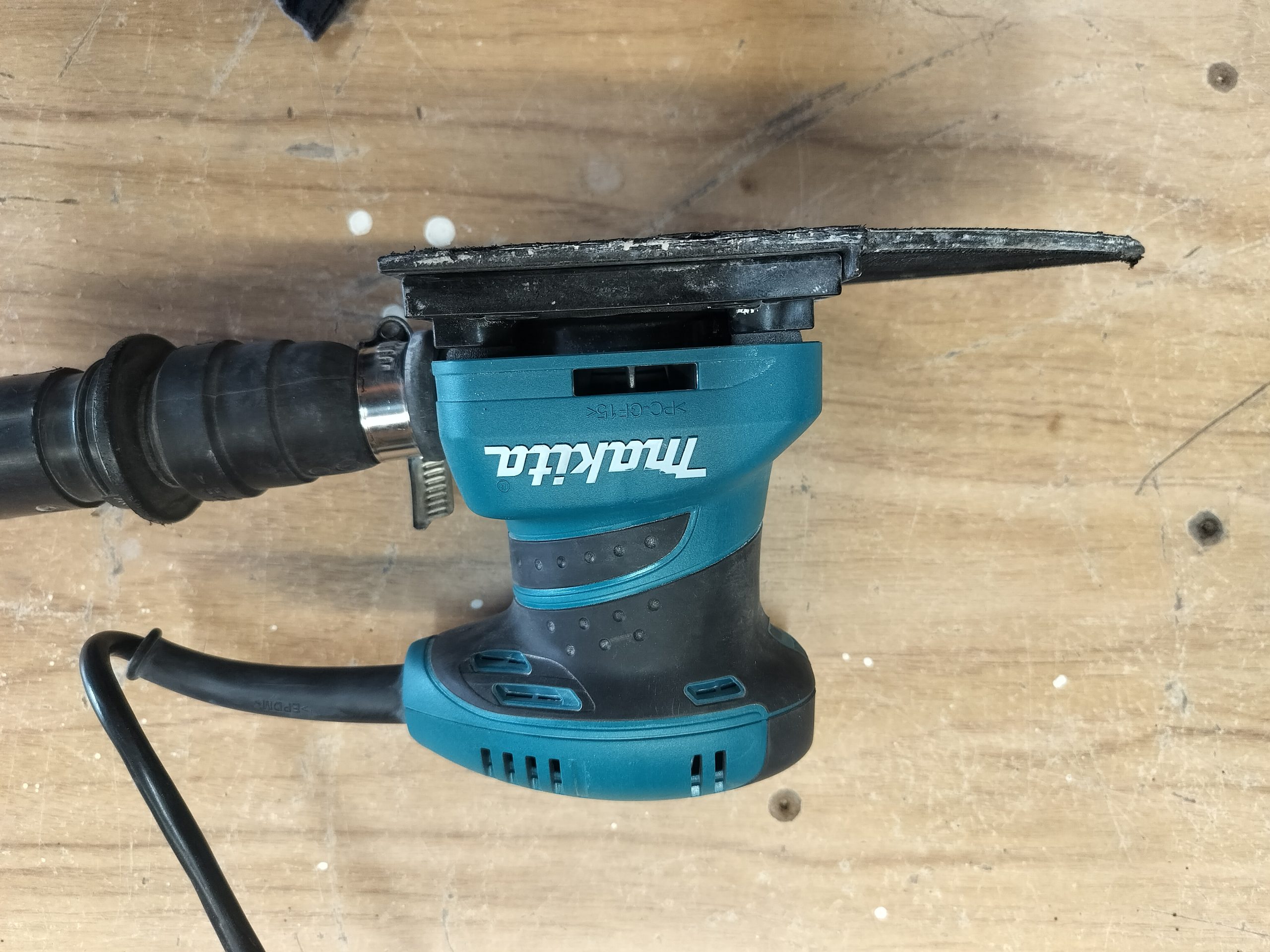 MAKITA 200W 1/4inch Sander Palm Sheet BO4565K - Image 3
