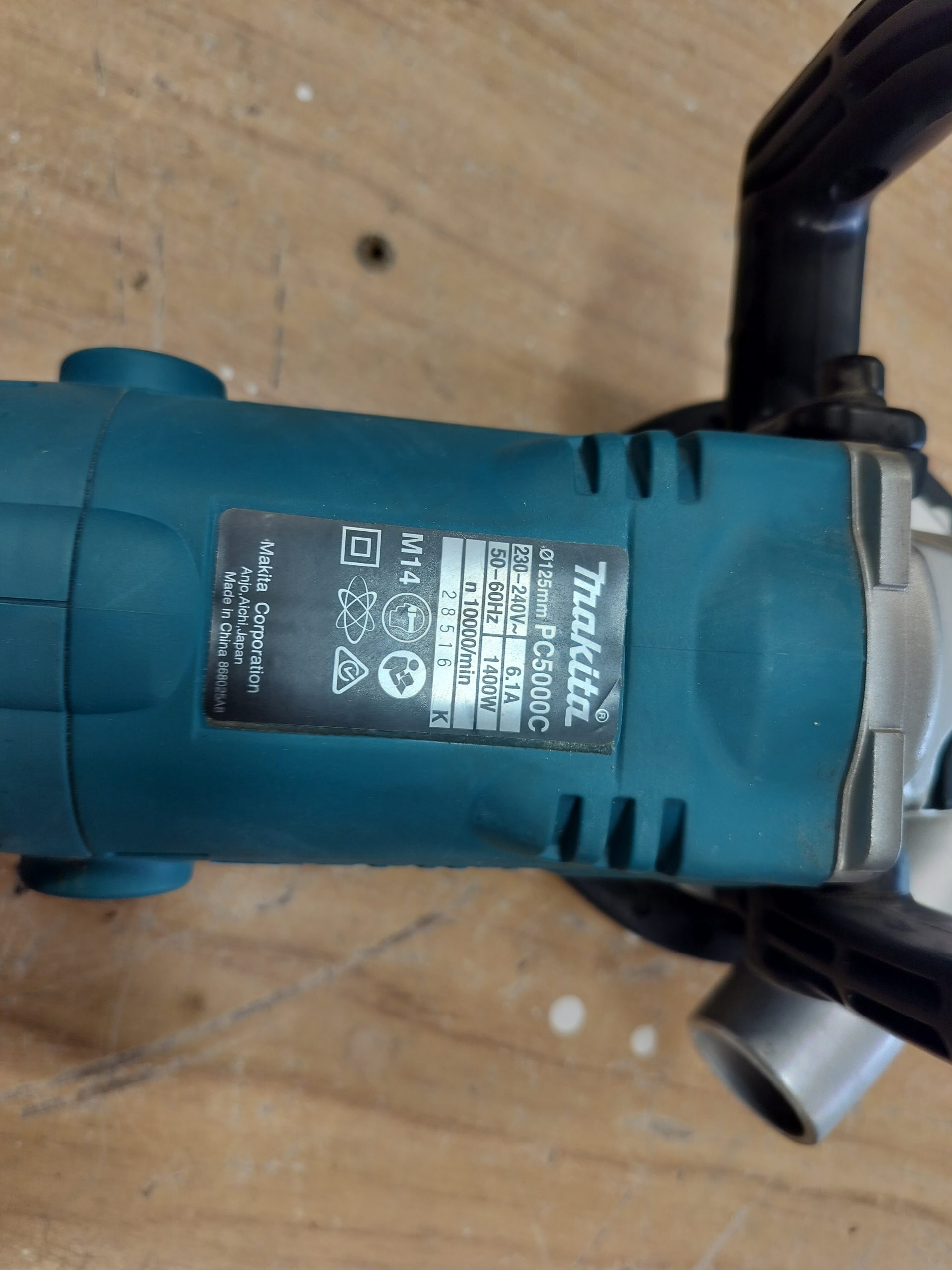 Makita PC5000C 125mm (5") Concrete Planer - Image 6