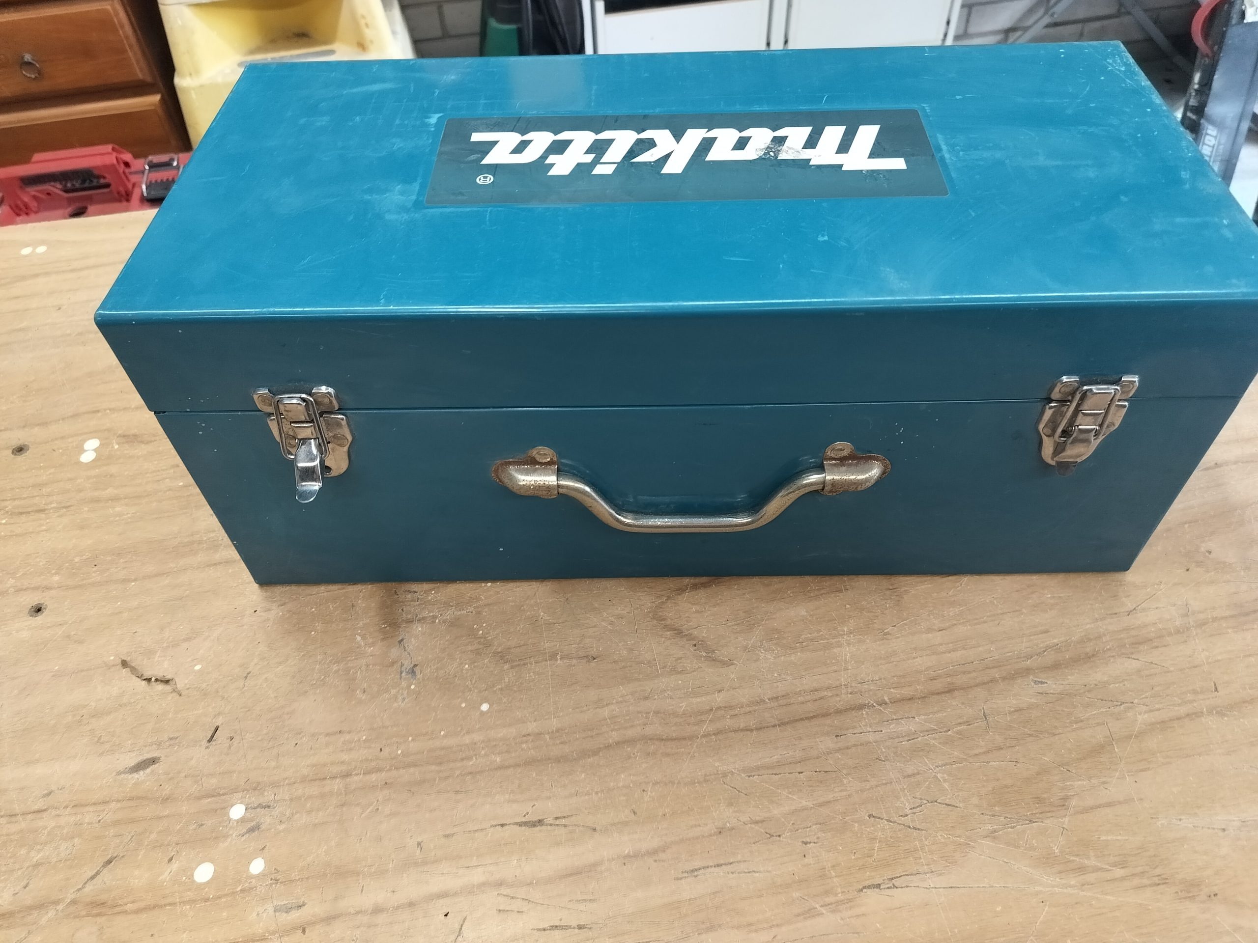 Makita PC5000C 125mm (5") Concrete Planer - Image 2