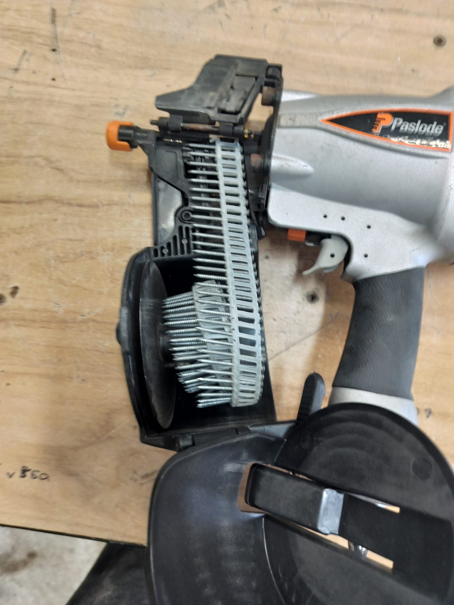 Paslode Pneumatic Coil Nailer CNW 70.2 - Image 5