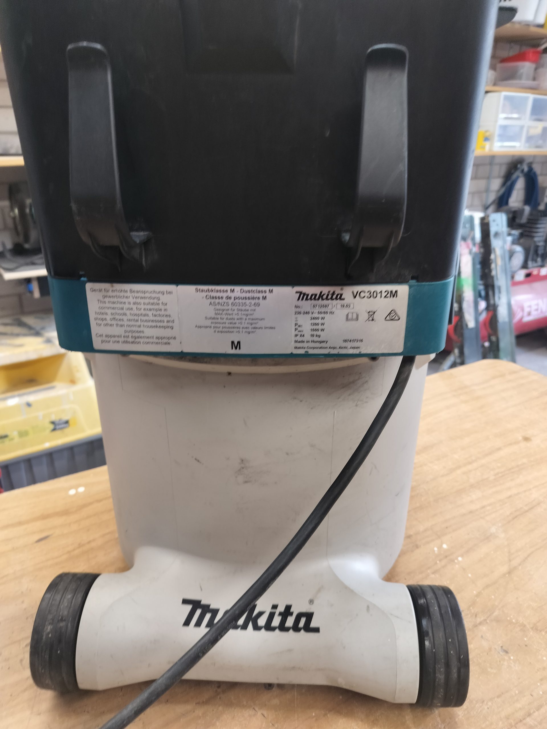 Makita M Class Dust Extractor 1500W VC3012M - Image 8