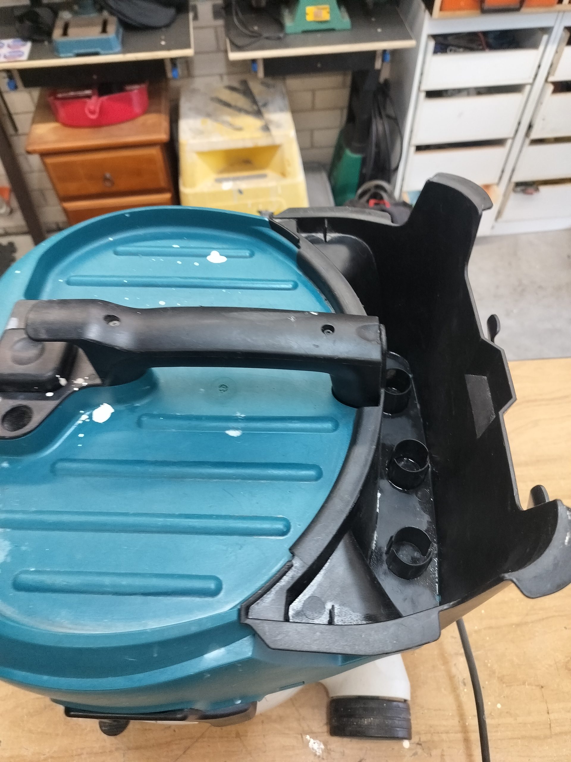 Makita M Class Dust Extractor 1500W VC3012M - Image 6
