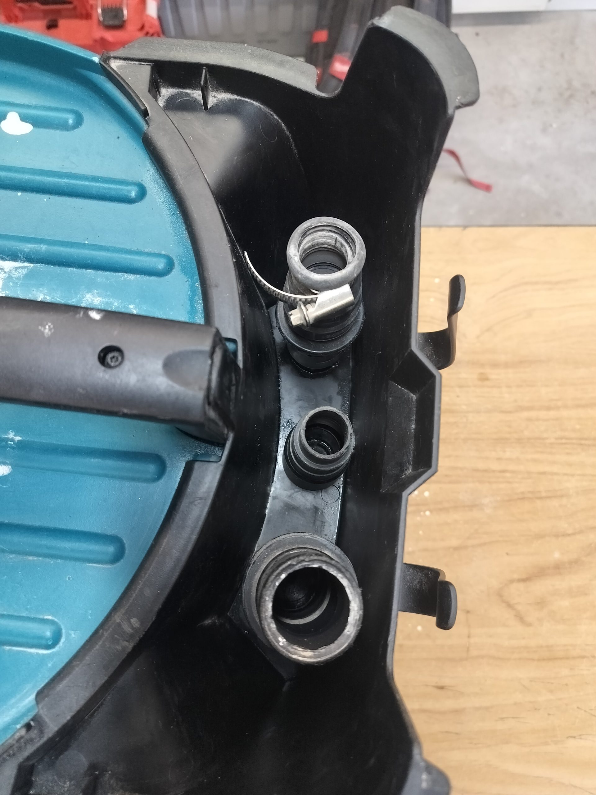 Makita M Class Dust Extractor 1500W VC3012M - Image 5