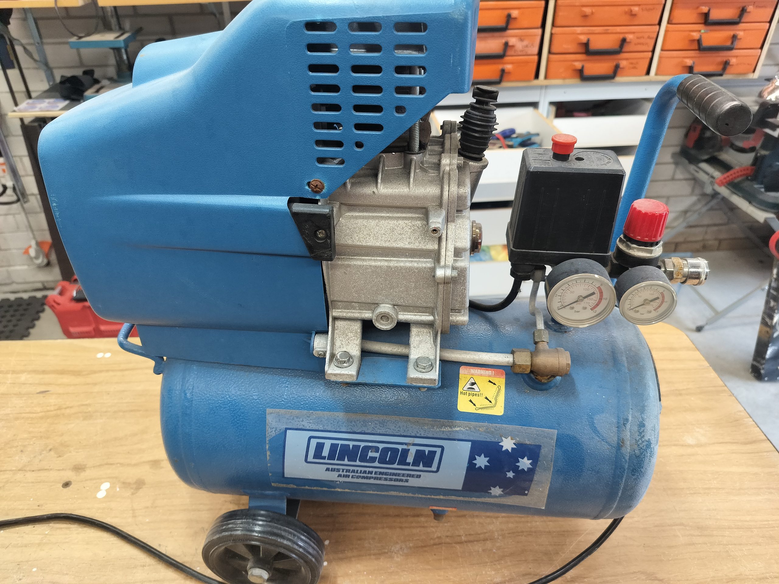 Lincoln L224 24L 2HP Direct Drive Air Compressor - Image 7