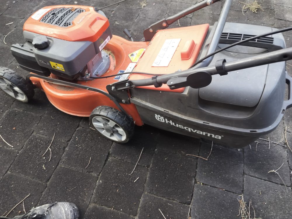 Husqvarna LC 118 Petrol Lawn Mower