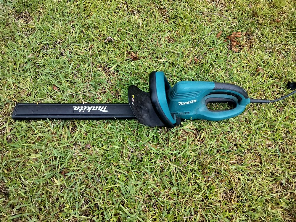 Makita UH5570 550mm Electric Hedge Trimmer