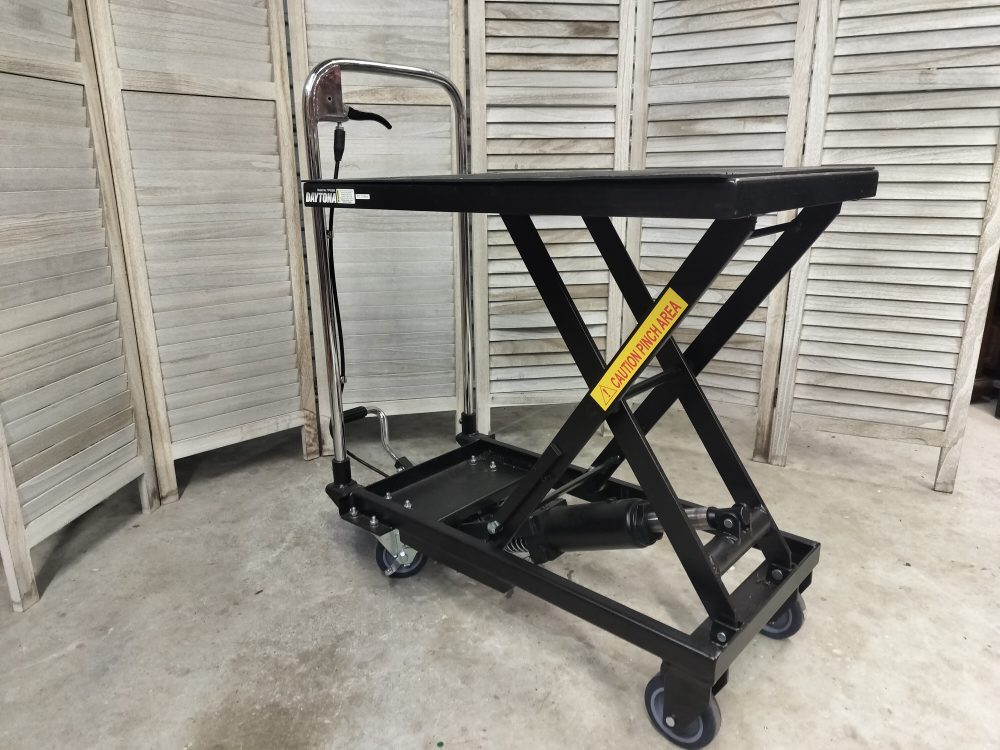 Daytona TP01501 Hydraulic Work Table