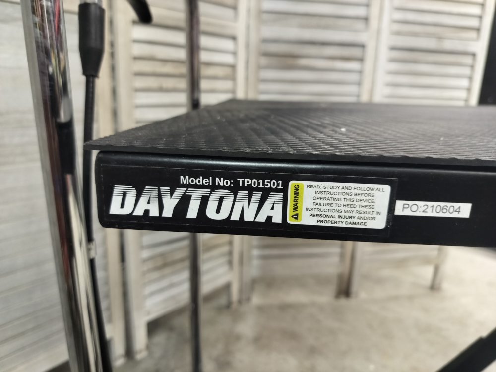 Daytona TP01501 Hydraulic Work Table - Image 4